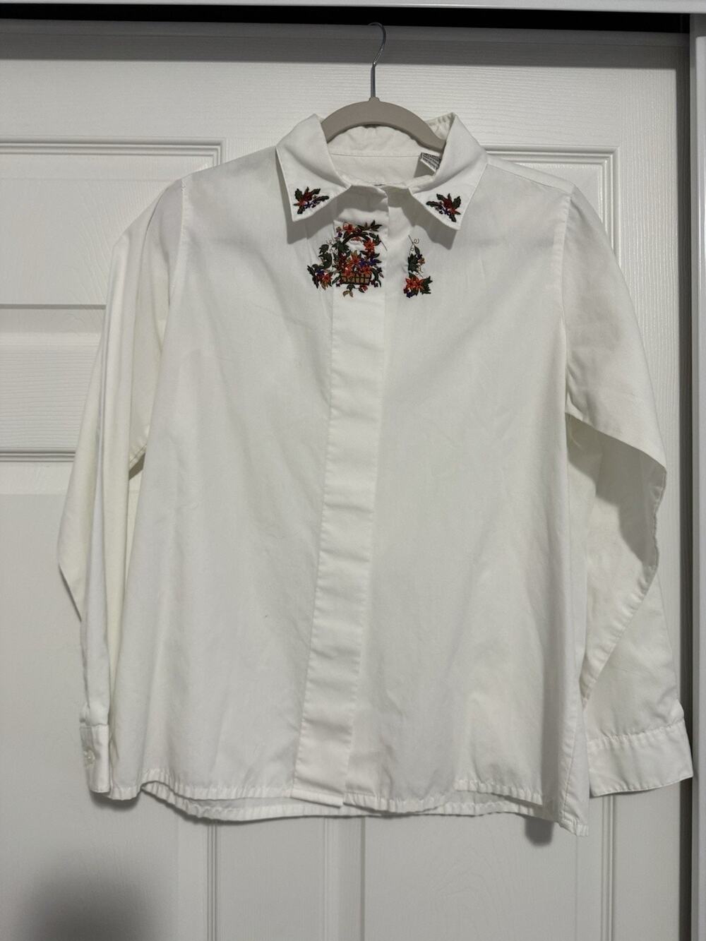 Vintage WITT Shirt Collection Embroidered Floral Blouse 10 Thailand Cottagecore